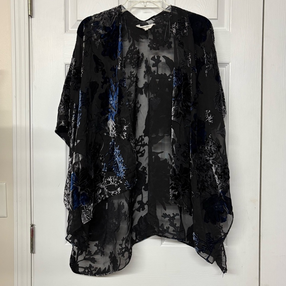 Amaryllis Velvet Burnout Kimono Black Blue One Size